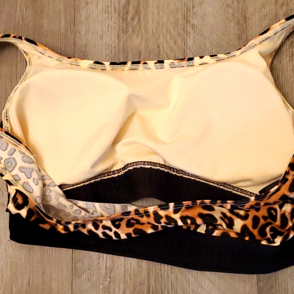Pink Victoria's Secret Leopard Padded Ultimate Sports Bra NWOT - Picture 3 of 5